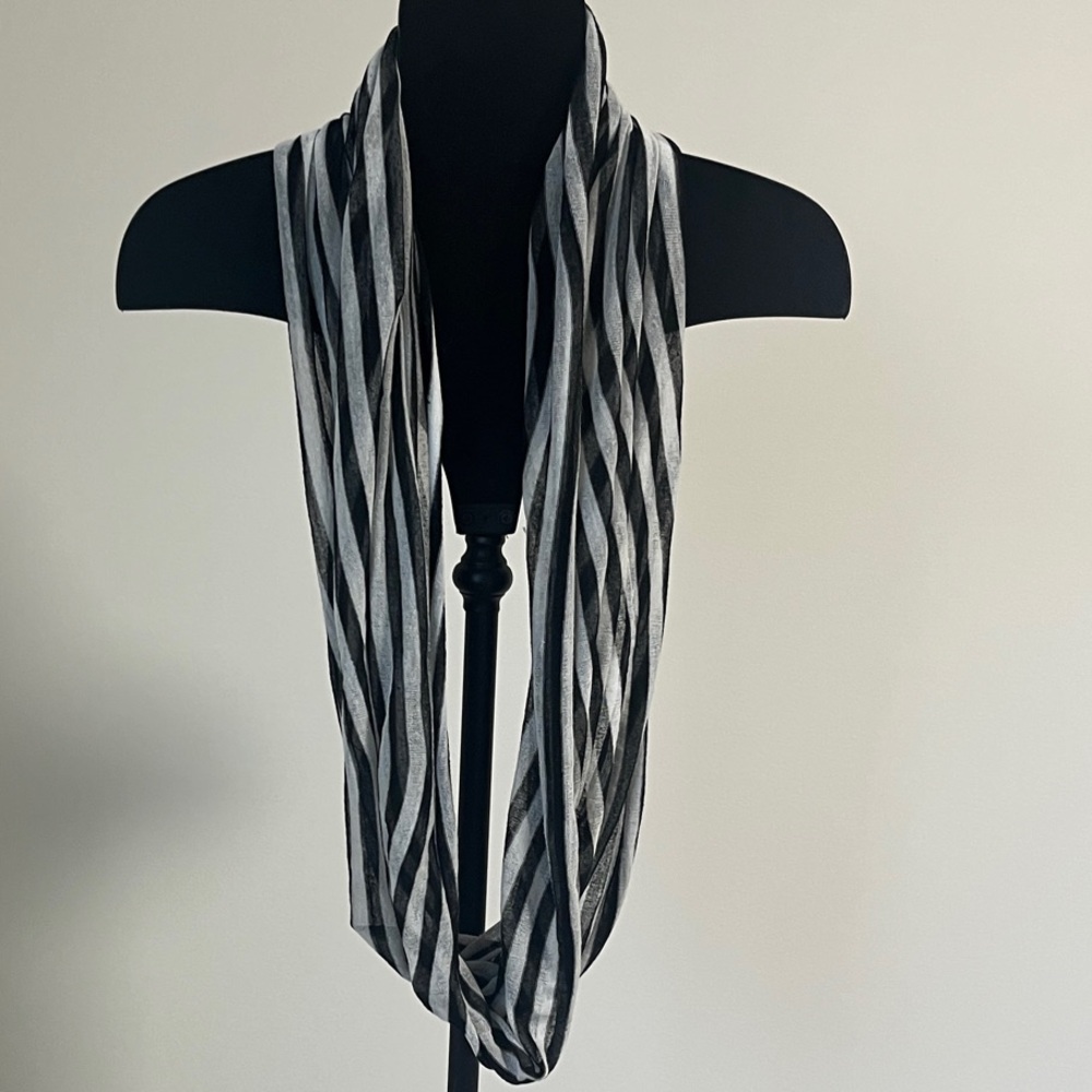 Elegant Black and Gray Striped Scarf